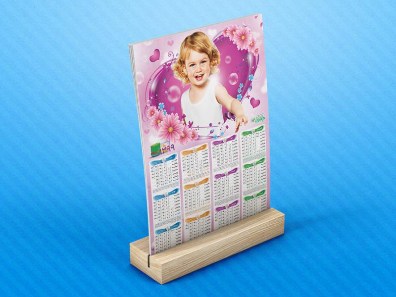-طرح-لایه-باز-موکاپ-تقویم-رومیزی