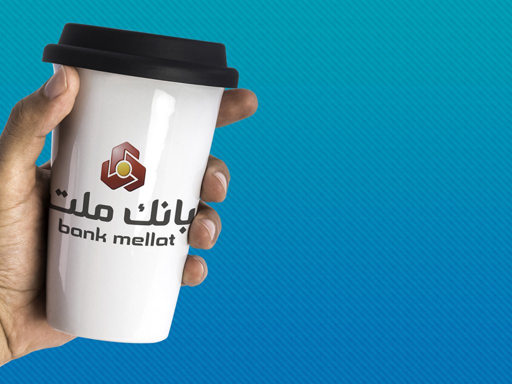  لایه باز موکاپ ماگ در دست