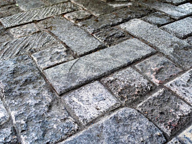 -سنگ-فرش-خیابان