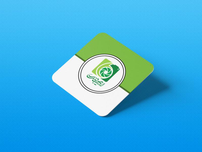 -موکاپ-کارت-ویزیت-مربع