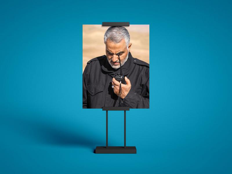 -موکاپ-پوستر-به-همراه-پایه-بوم