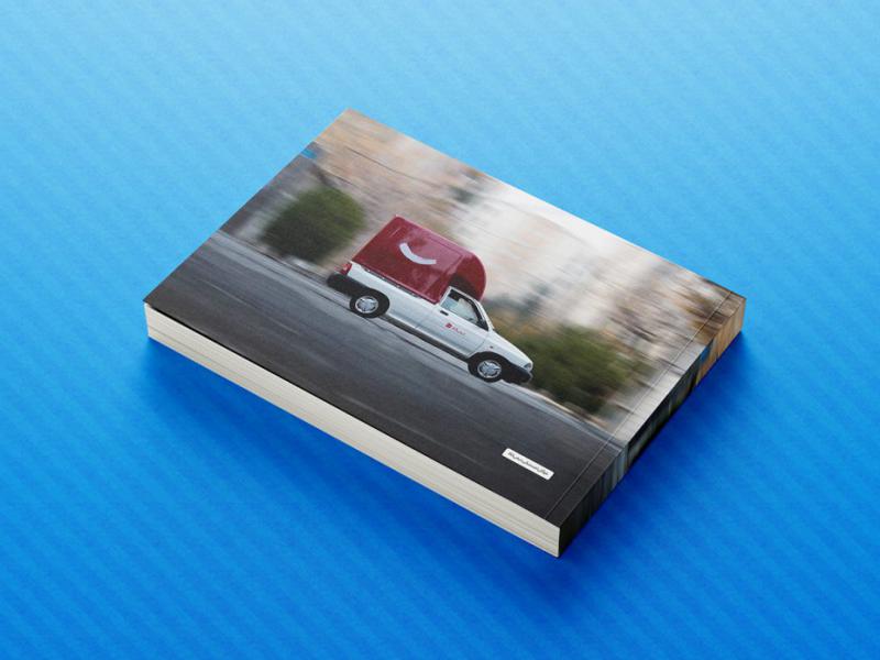 -لایه-باز-موکاپ-مجله-و-کاتالوگ