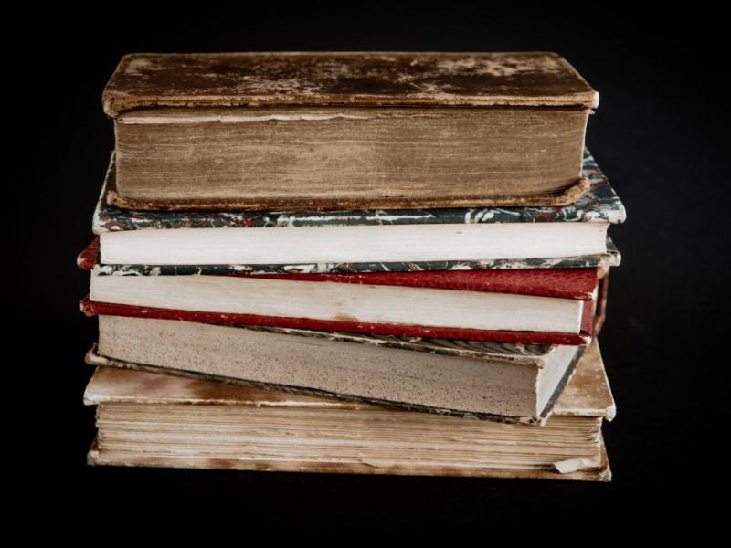 دانلود-عکس-با-کیفیت-کتاب