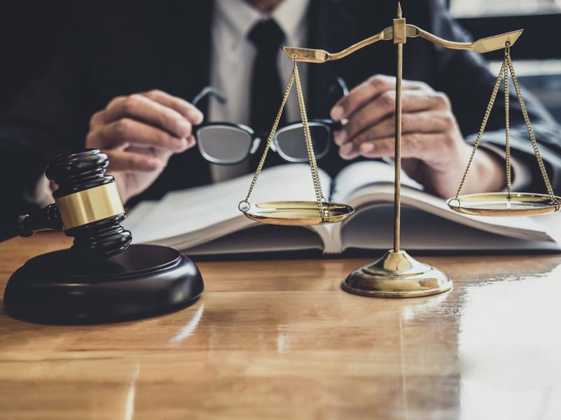 دانلود-عکس-با-کیفیت-ترازوی-عدالت