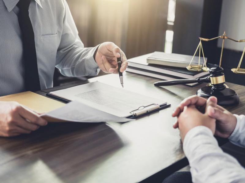 دانلود-عکس-با-کیفیت-وکیل