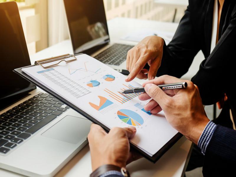 دانلود-عکس-با-کیفیت-حسابدار