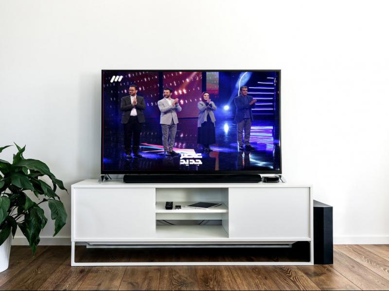 -طرح-لایه-باز-موکاپ-تلویزیون-LCD