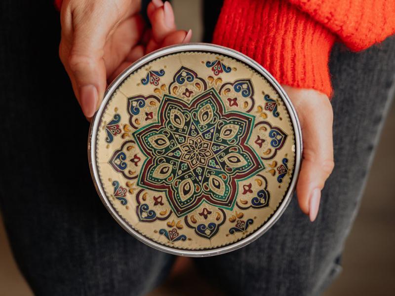 -لایه-باز-موکاپ-بشقاب-چینی