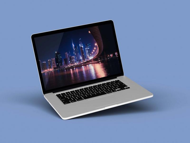 دانلود-موکاپ-لپ-تاب-فتوشاپ-با-فرمت-PSD-لایه-باز