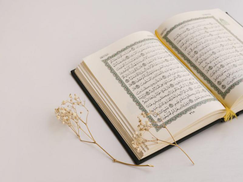 دانلود-عکس-با-کیفیت-عالی-قرآن-کریم