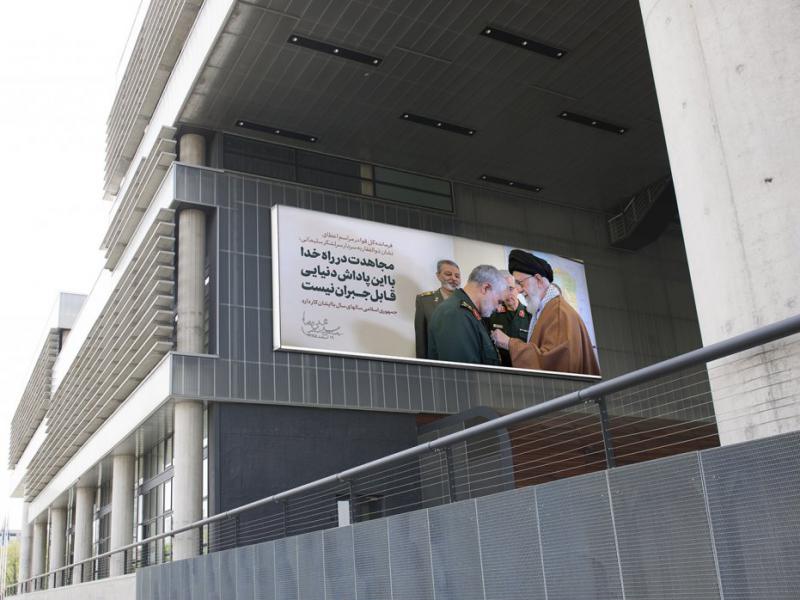 -موکاپ-لایه-باز-بیلبورد-شهری