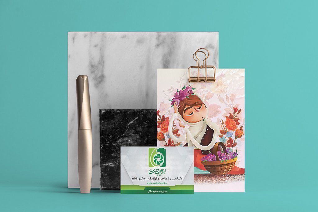  طرح لایه باز موکاپ کارت ویزیت و پستال