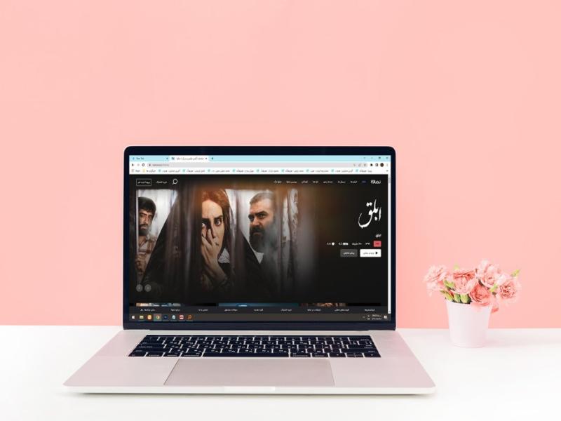 -طرح-لایه-باز-موکاپ-لپ-تاپ