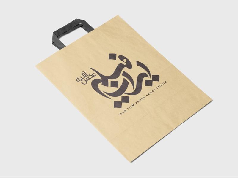 -لایه-باز-موکاپ-پاکت-خرید-و-هدیه