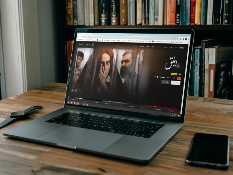 -طرح-لایه-باز-موکاپ-لپ-تاپ