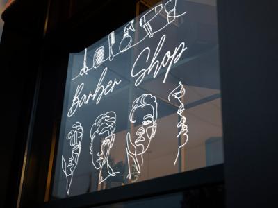 برچسب شیشه آرایشگاه مردانه