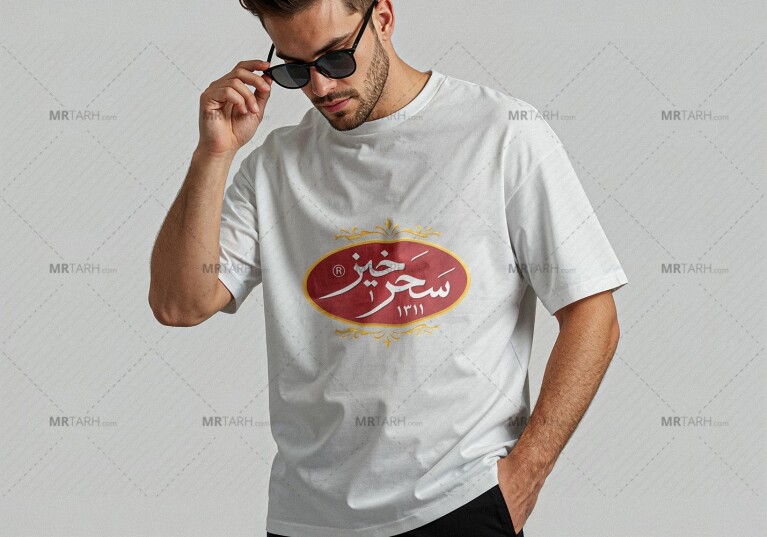 موکاپ-لایه-باز-تیشرت