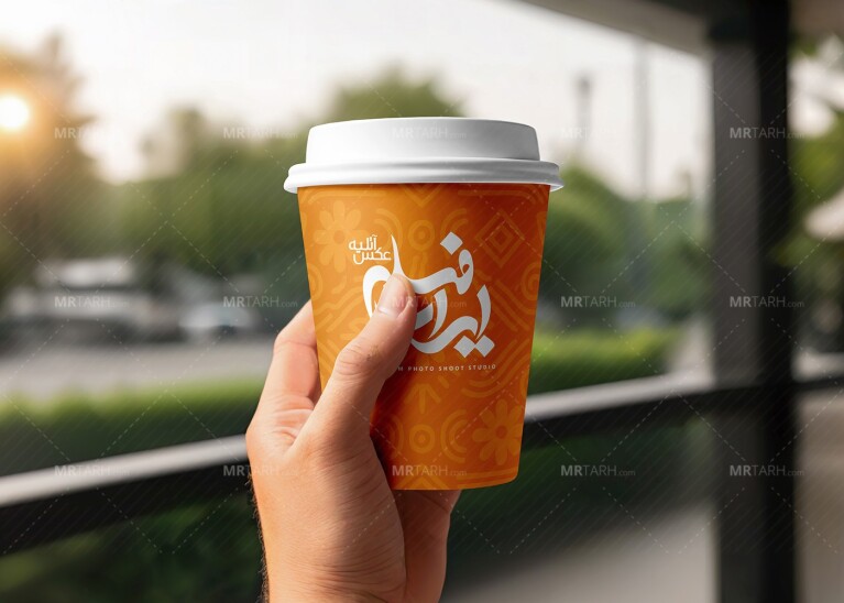 موکاپ-لایه-باز-لیوان-